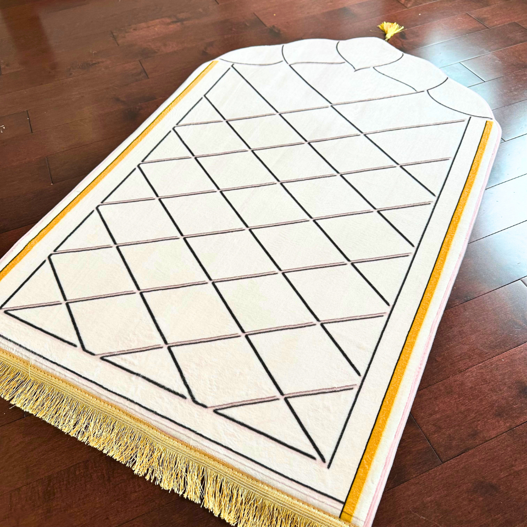 Off-White Mosque-Shaped Luxury Prayer Rug (Thick Cushioning & Long Size)