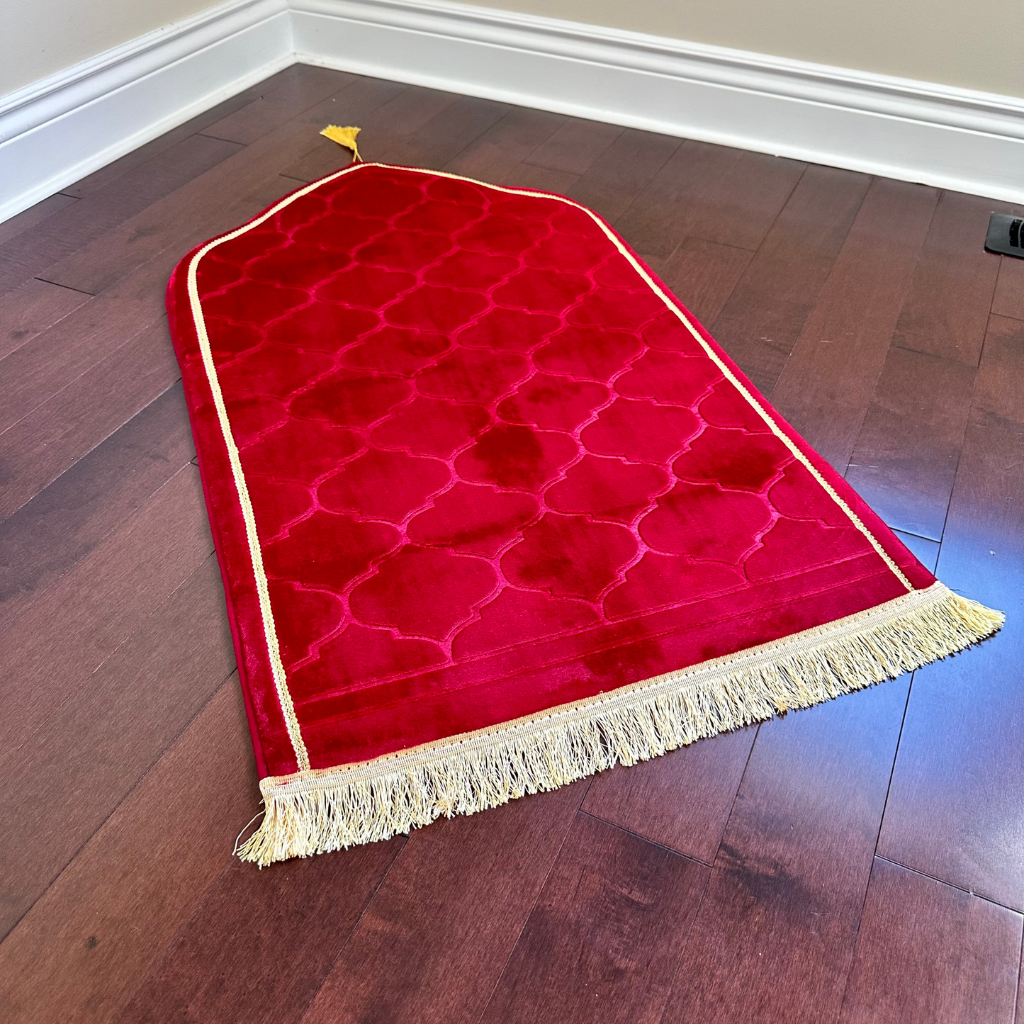 Royal Red Muslim Prayer Rug Elegant (Thick Cushioning and Soft Material)