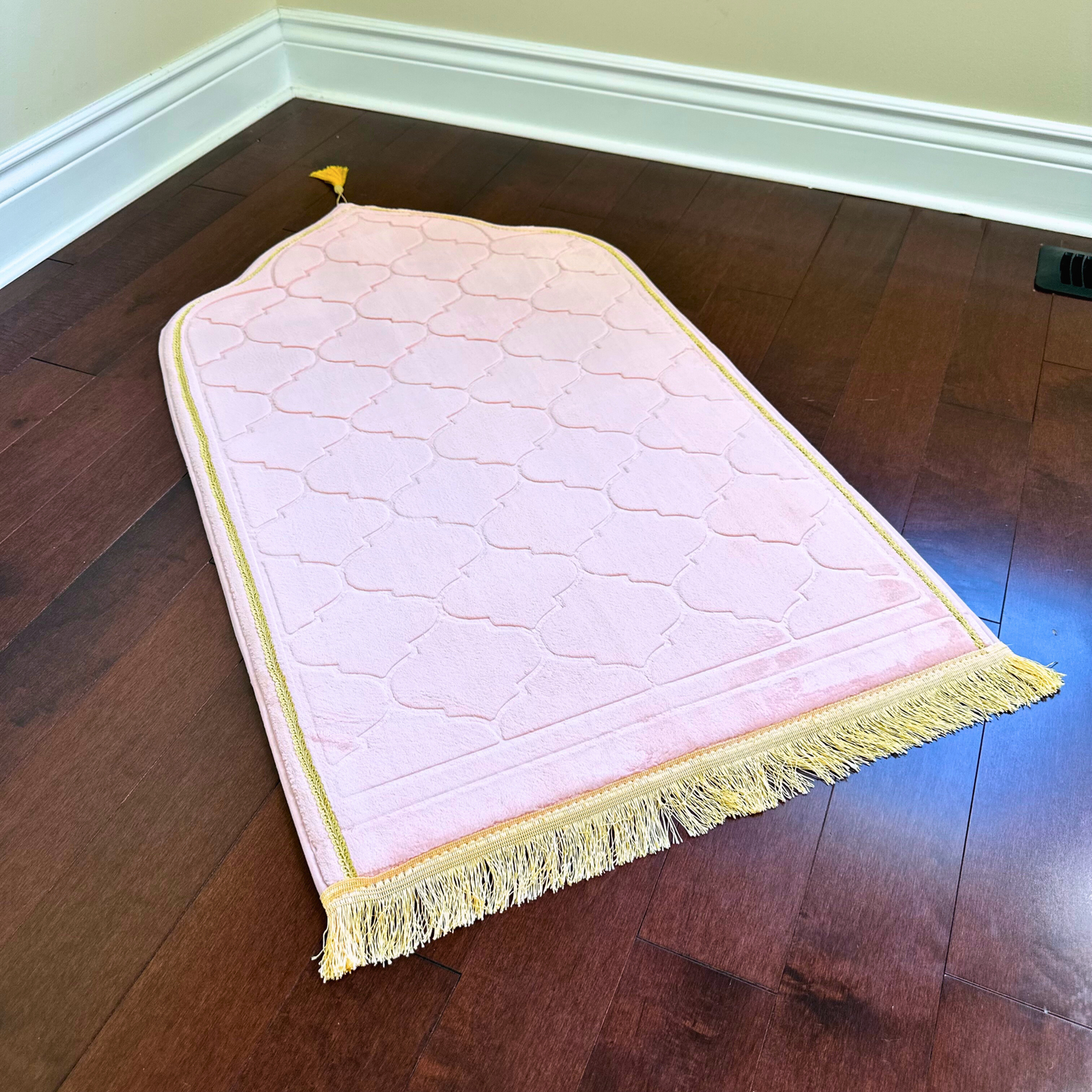 Pink Muslim Prayer Rug Elegant (Thick Cushioning and Soft Material)