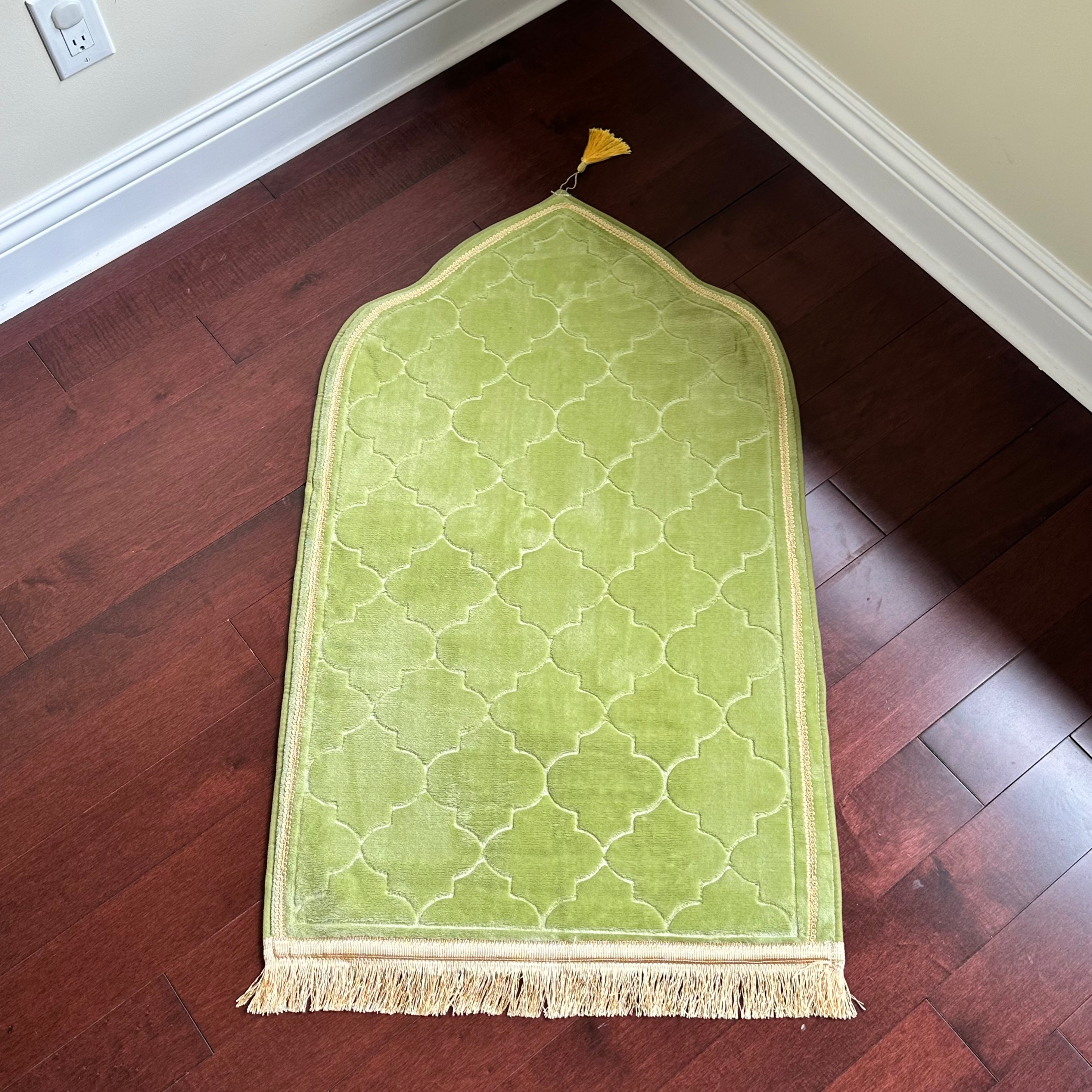 Olive Green Muslim Prayer Rug Elegant (Thick Cushioning and Soft Material)