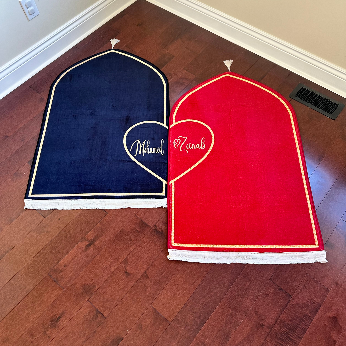 Personalized Couples Muslim Prayer Rugs Set of 2 (Thick Cushioning and Soft Material)