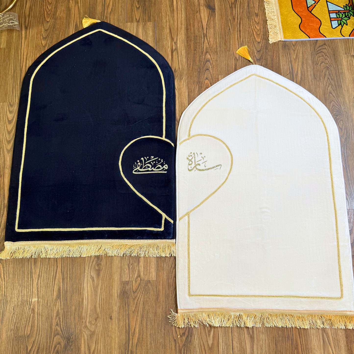Personalized Couples Muslim Prayer Rugs Set of 2 (Thick Cushioning and Soft Material)