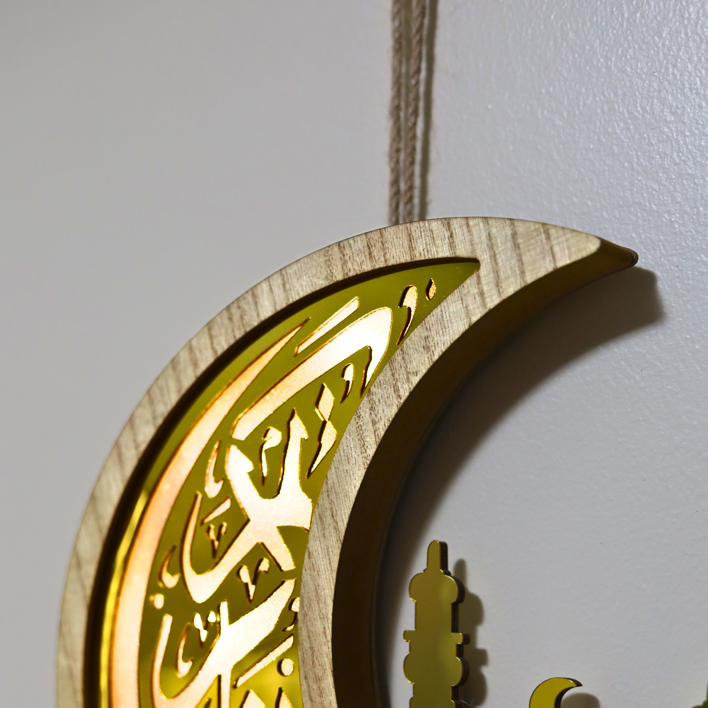 Eye-Catching Ramadan Kareem Door Hanger with Illuminated Crescent Moon