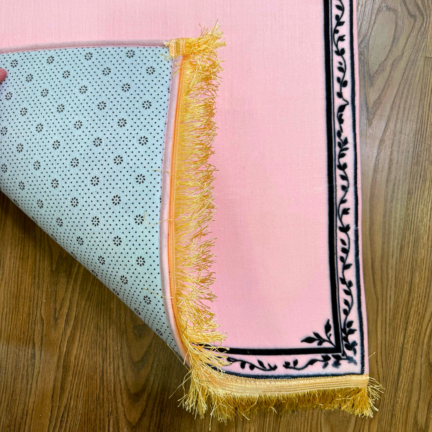 Soft Pink Ergonomic Prayer Mat – Extra Thick for Knee Comfort